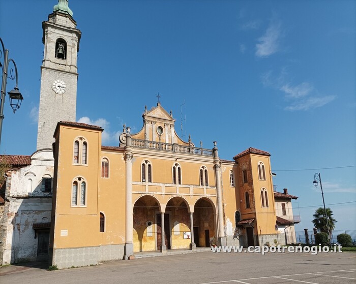 La chiesa di Pettinengo e la piazza